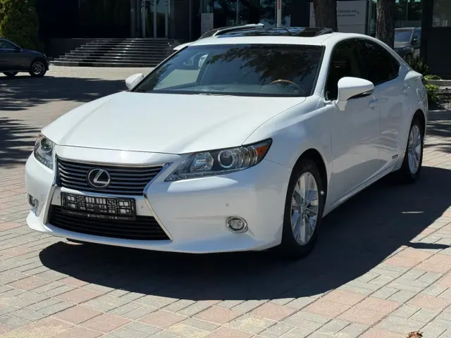 Lexus ES Series